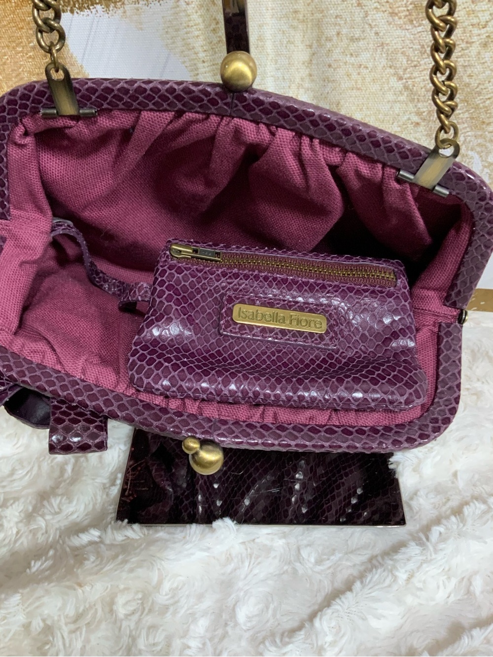 Isabella Fiore Plum Textured Floral Chain-Handle Kisslock Clutch with pouch - Picture 5 of 9